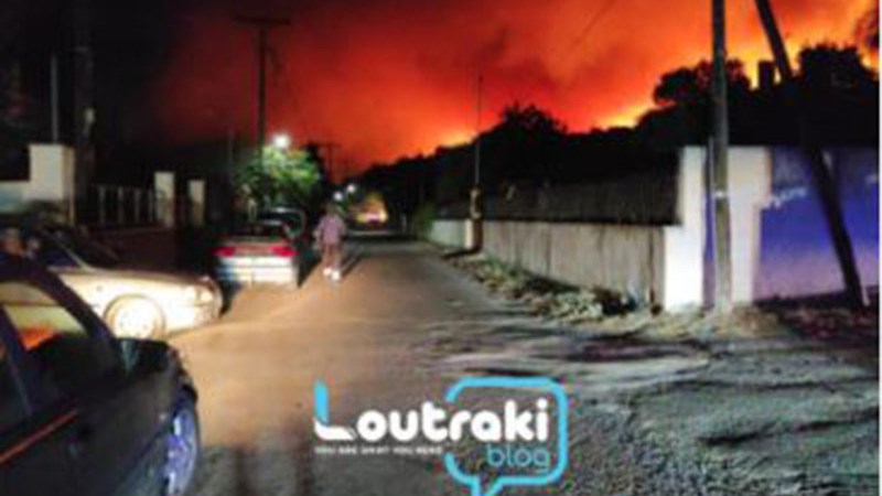 Φωτιά στο Σχίνο Κορινθίας: Σε μια κατοικία έχουν προκληθεί ζημιές λέει η Πυροσβεστική