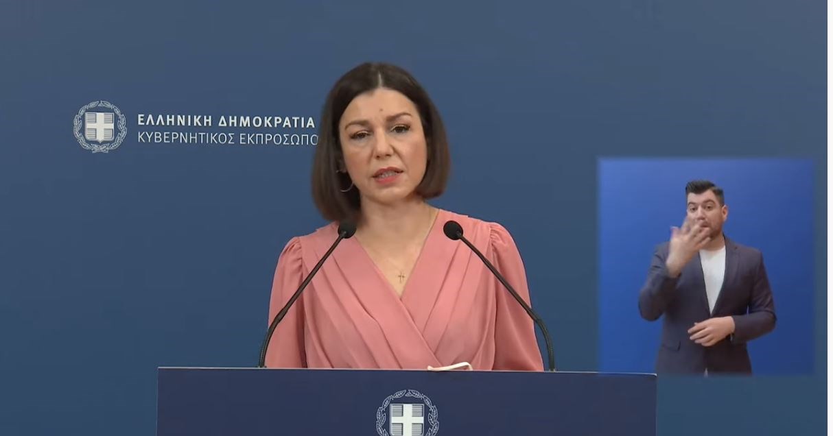 Όλα στο τραπέζι για τον υποχρεωτικό εμβολιασμό – Τι δήλωσε η Πελώνη