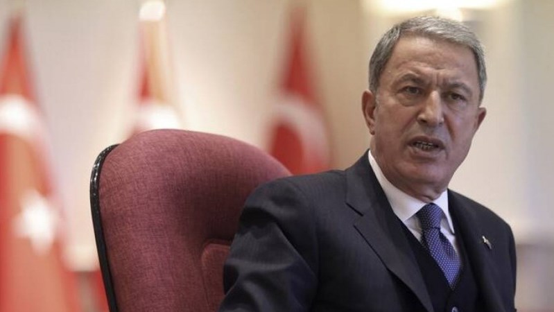 Ακάρ κατά των Ελλήνων πολιτικών: Διαβάζουν την ιστορία ανάποδα