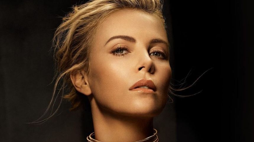 Η Σαρλίζ Θερόν μας άφησε άφωνους με το νέο της hair look