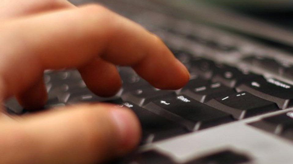 Lockdown: Σχεδόν διπλασιάσθηκε ο εθισμός των εφήβων στο Διαδίκτυο