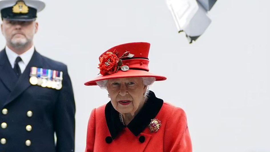 Έξαλλη η βασίλισσα Ελισάβετ με τον πρίγκιπα Χάρι – Τα σχόλια που την ενόχλησαν