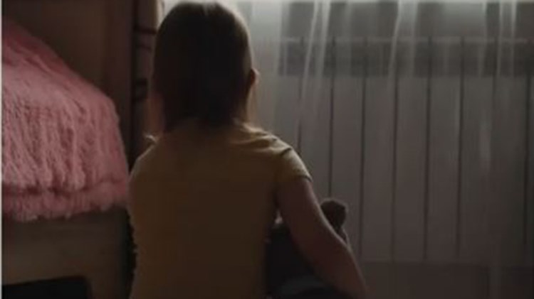 Τα μηνύματα που έστελνε ο δάσκαλος σε μαθήτριες και τα… κεράσματα – Νέα μαρτυρία