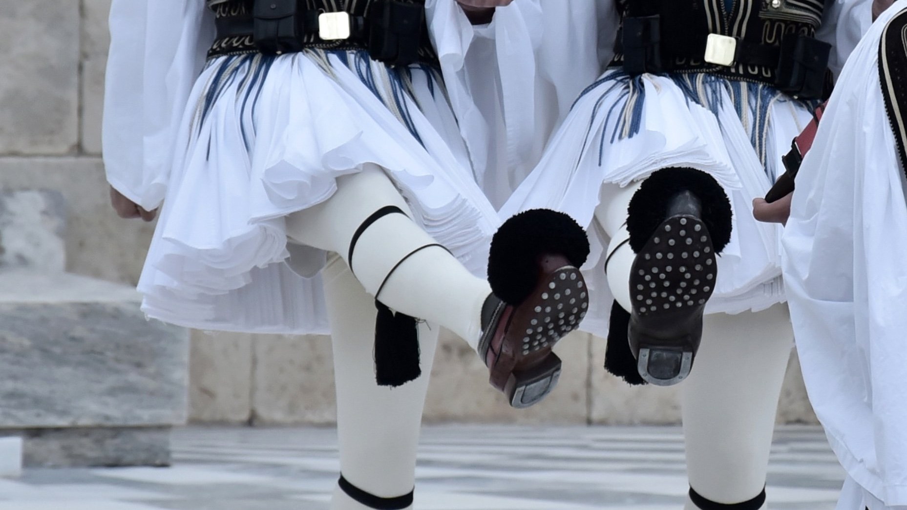 Ηρώδου Αττικού: Πρώην ΟΥΚάς προσπάθησε να αρπάξει το όπλο Εύζωνα