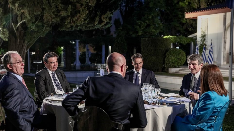 Το επίσημο δείπνο για την επέτειο ένταξης στην ΕΕ