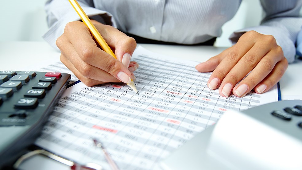 Φορολογικές δηλώσεις: Τι ισχύει για διαζευγμένους και όσους έλαβαν αναδρομικά – Όλα τα μυστικά για το Ε1