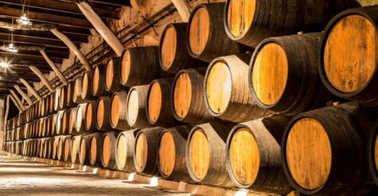 Λάρισα: Έκρηξη σε αποστακτήριο  – Οκτώ τραυματίες