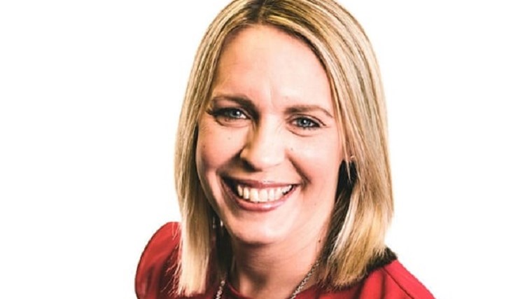 Παρουσιάστρια του BBC πέθανε λίγες μέρες μετά τον εμβολιασμό της με AstraZeneca