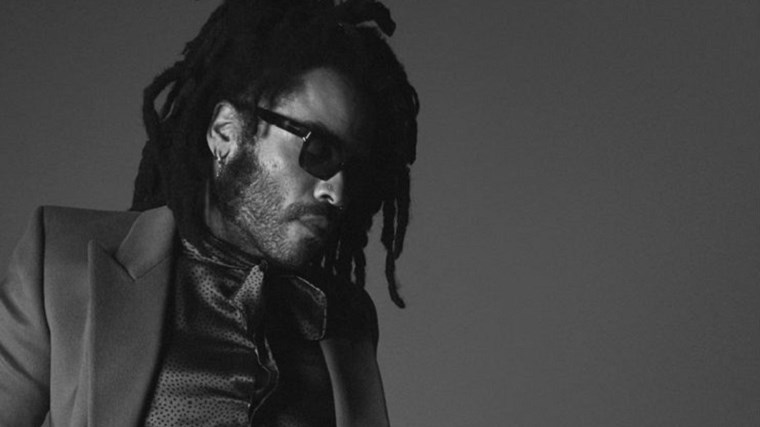 Ο Λένι Κράβιτζ έκλεισε τα 57 και είναι πιο καυτός από ποτέ