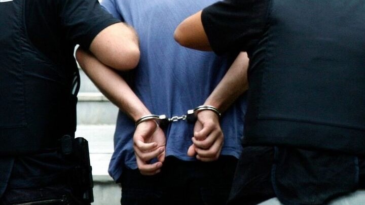 Ραφήνα: Πώς περιέγραψε η 13χρονη τα 20 λεπτά του τρόμου – “Προσπάθησε να με ανεβάσει στο αυτοκίνητο”