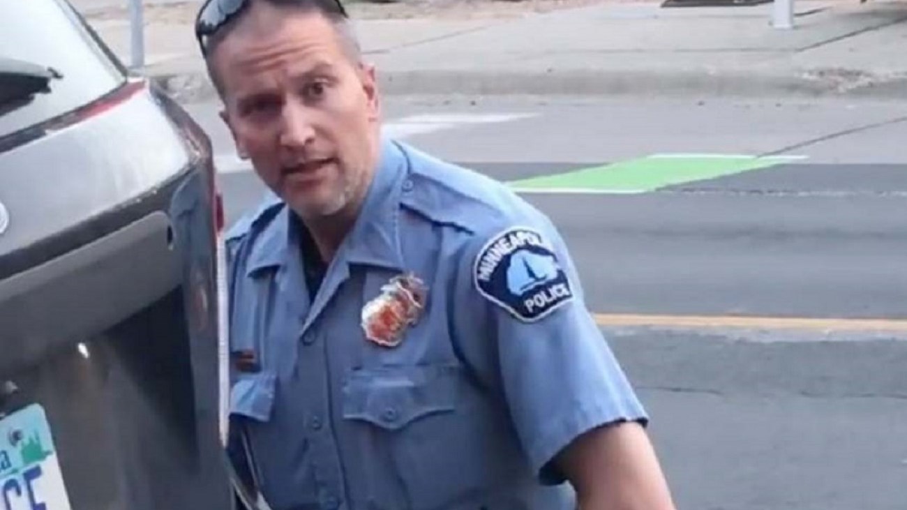 Δολοφονία Τζορτζ Φλόιντ: Σε κάθειρξη 22 ετών και 6 μηνών καταδικάστηκε ο Ντέρεκ Σόβιν