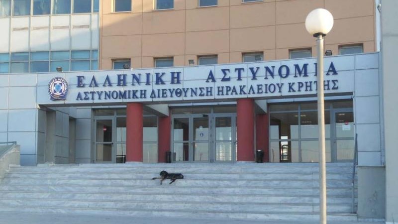 Σοκ στο Ηράκλειο: Άνδρας βρέθηκε απαγχονισμένος μέσα στο Αστυνομικό Μέγαρο