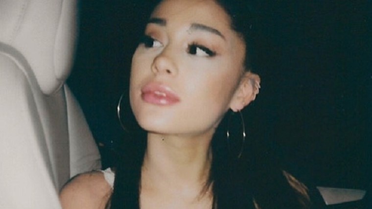 Η Αριάνα Γκράντε έκανε το πιο απλό και τέλειο hairstyle στον γάμο της