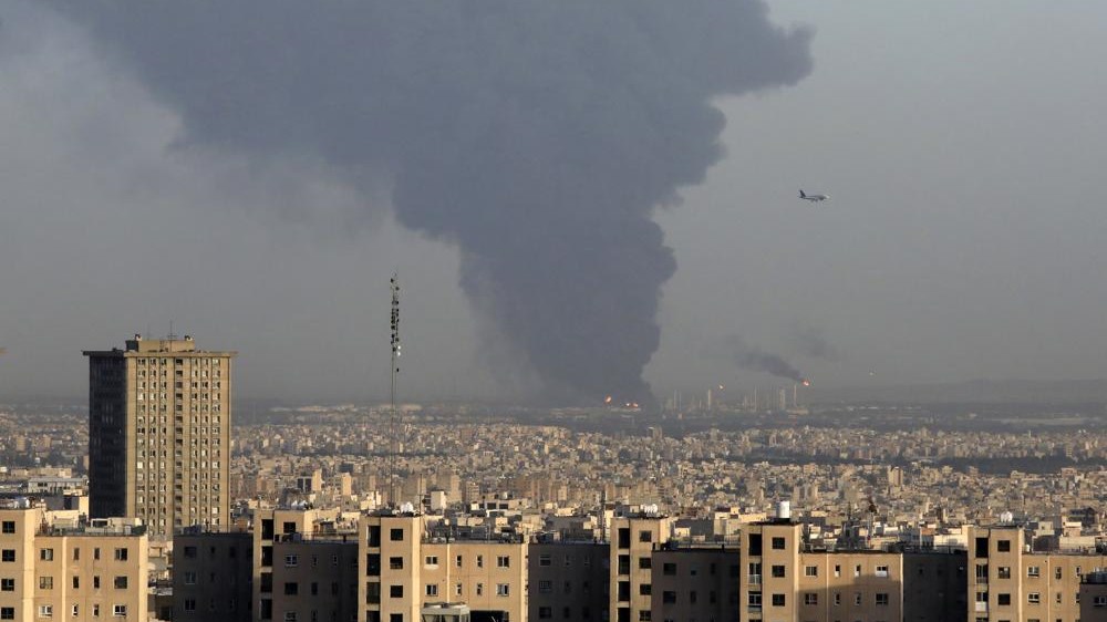 Τεράστια πυρκαγιά σε διυλιστήριο της Τεχεράνης