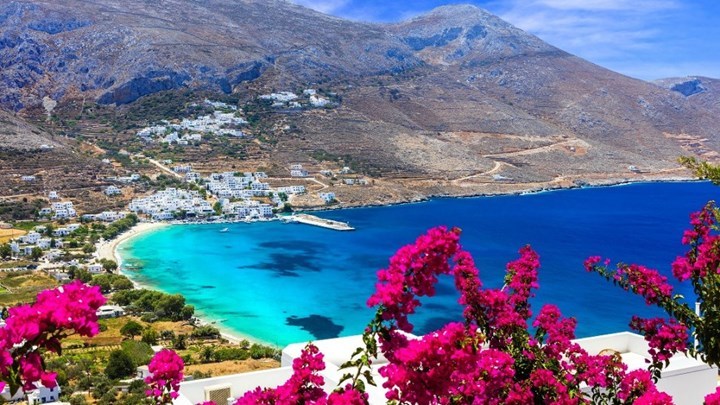 Βρετανία: Ανακοινώνει την αναθεωρημένη “πράσινη ταξιδιωτική λίστα” – Τo σενάριo για την Ελλάδα