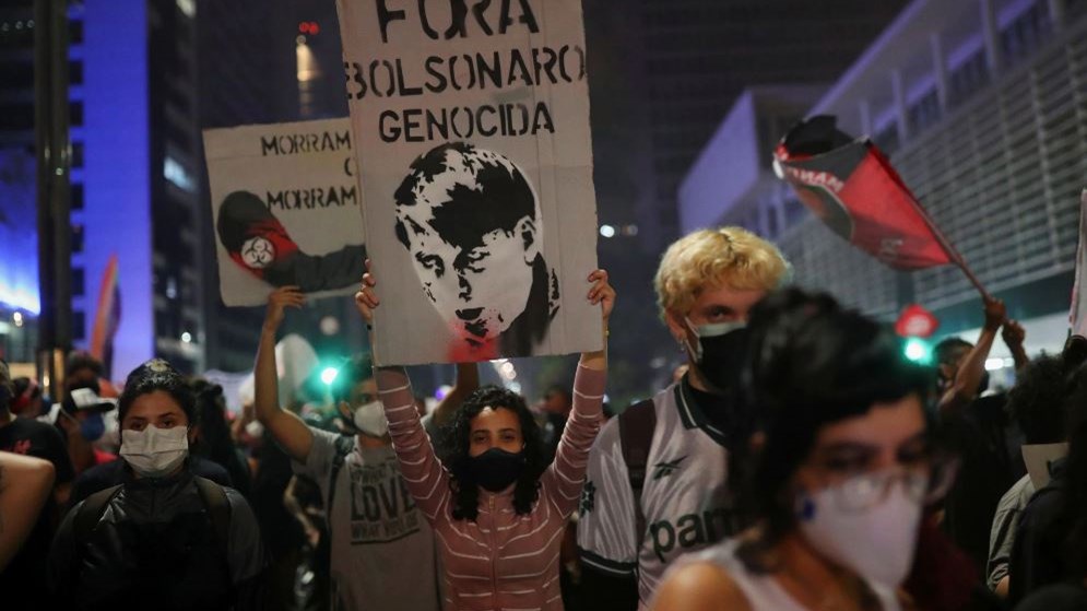 Βραζιλία: Διαμαρτυρίες με κατσαρολικά κατά του “βρικόλακα” Μπολσονάρου