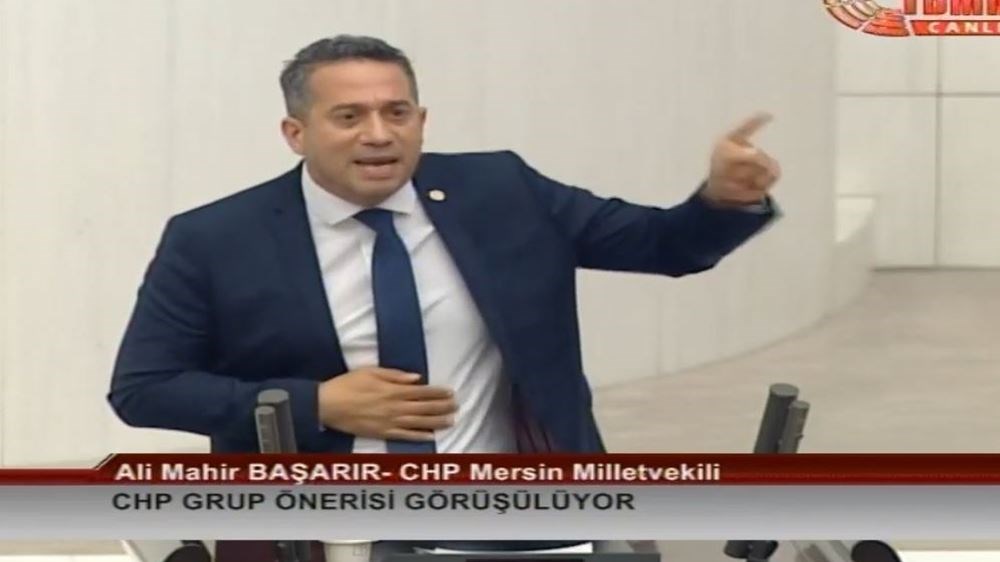 Τουρκία: Ρινγκ… η τουρκική Εθνοσυνέλευση – Βουλευτές “πιάστηκαν” στα χέρια έπειτα από ομιλία κατά Ερντογάν
