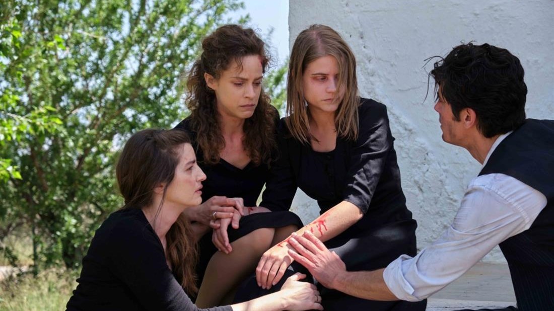 Άγριες Μέλισσες: Αλλάζουν όλα στον τρίτο κύκλο – Τι θα γίνει με Δούκα και Μυρσίνη