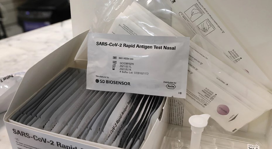 Τρία self test για τους δημόσιους υπαλλήλους από τη Δευτέρα – Τι πρέπει να γνωρίζετε