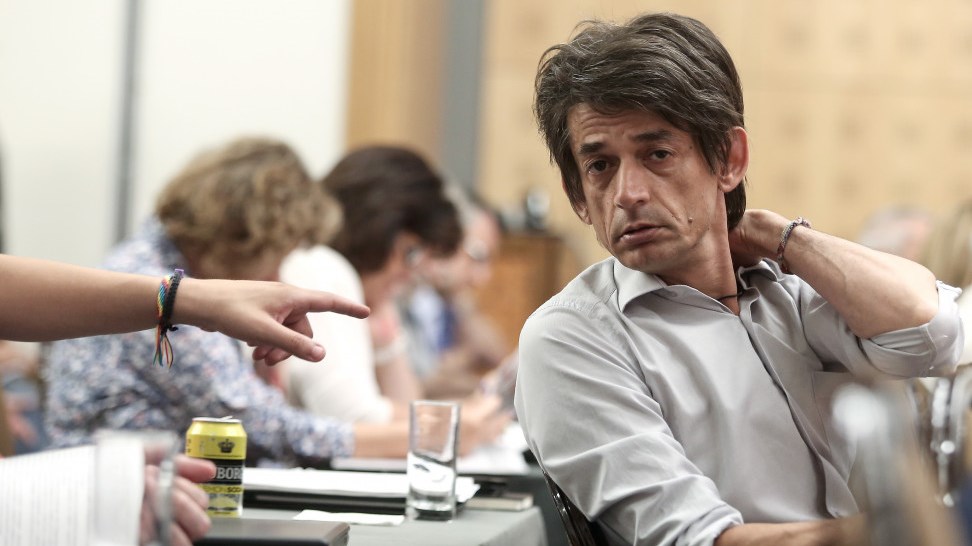 Πολιτικές “παρενέργειες” από τη δήλωση Καρανίκα για τη δοκιμή ναρκωτικών: Πυρά από τη ΝΔ και «άδειασμα» από τον ΣΥΡΙΖΑ