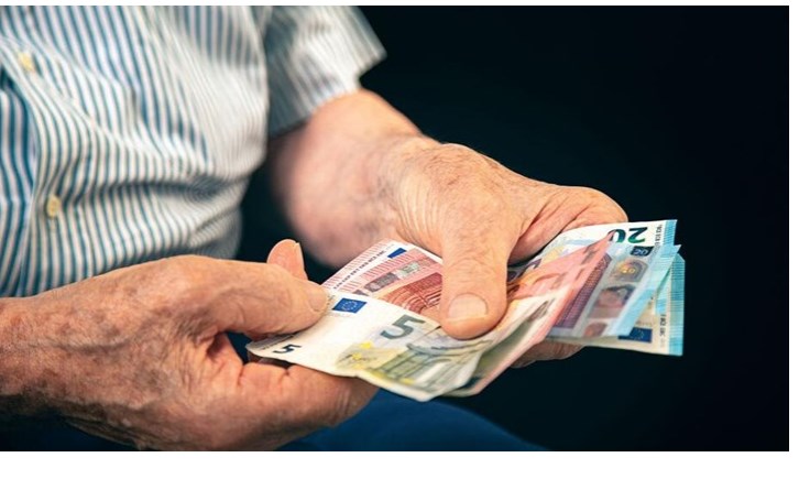 Εκκρεμείς συντάξεις: Πότε και πώς θα εκδίδονται από τους ιδιώτες – Η αμοιβή που θα παίρνουν