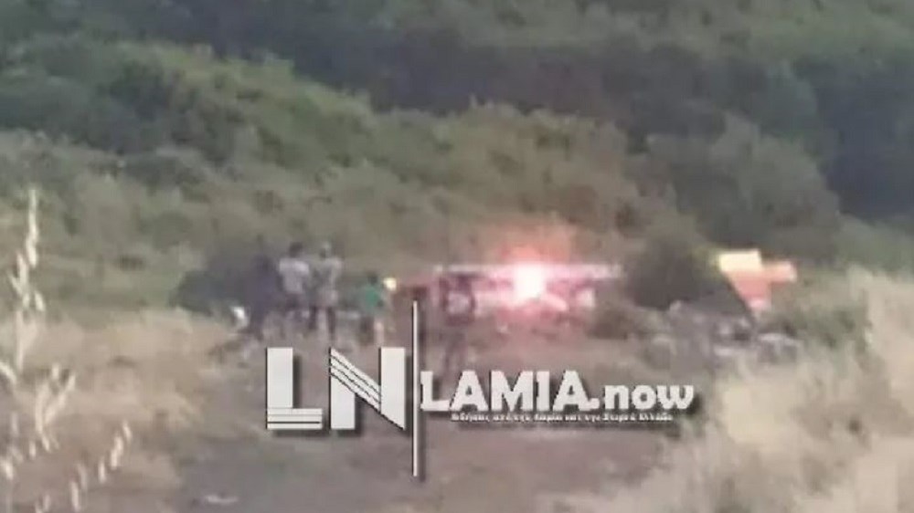 Λαμία: Πυροσβέστες πήγαν να σβήσουν φωτιά και δέχτηκαν επίθεση με πέτρες