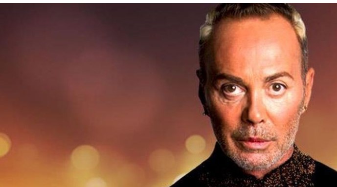 Υπερπαραγωγή ο Λάκης Γαβαλάς: Μετέτρεψε το κεφάλι σε… κήπο – ΦΩΤΟ