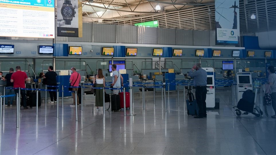 Τουρισμός: Αυτά είναι τα τέσσερα νέα μέτρα που τέθηκαν σε ισχύ για τους ταξιδιώτες