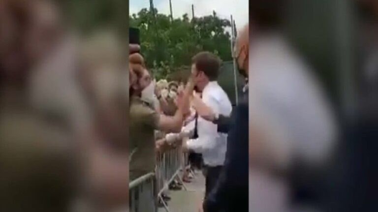 Γαλλία: H στιγμή που ο Μακρόν δέχεται χαστούκι από πολίτη – Δύο συλλήψεις – BINTEO
