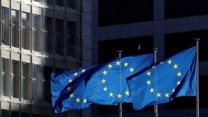 Προειδοποίηση Κομισιόν στην Ελλάδα για το ευρωπαϊκό ένταλμα σύλληψης – Η επιστολή και η δίμηνη προθεσμία