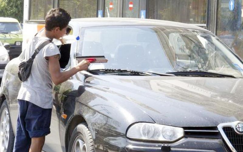 ΑΡΣΙΣ: Συνολικά 137 παιδιά εργάζονται στους δρόμους της Θεσσαλονίκης την τελευταία διετία