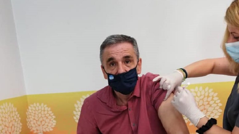 Ευκλείδης Τσακαλώτος: Έκανε το εμβόλιο μετά την πορεία – Το σχόλιο για τον Κυριάκο Μητσοτάκη