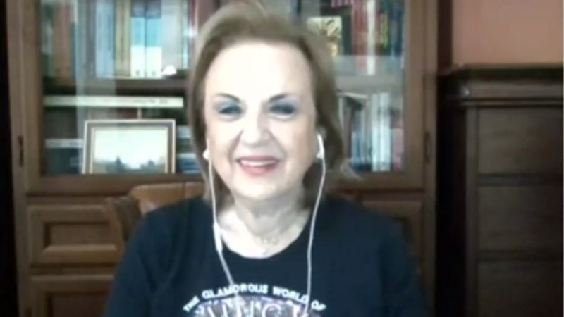 Ματίνα Παγώνη: Η… διπλή εμφάνιση στην πρεμιέρα του Ζαχαράτου και ο επικός διάλογος με τον Χασαπόπουλο