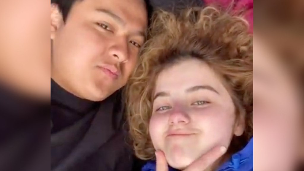 Σοκαριστικό ΒΙΝΤΕΟ: Ζευγάρι εφήβων σκότωσε τον πατέρα 16χρονης και το καμαρώνει