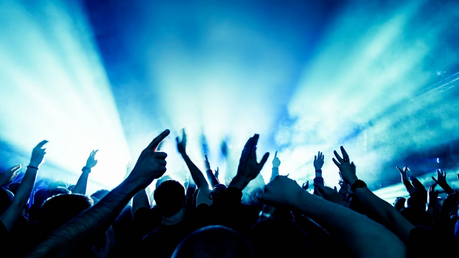 Τα μπουζούκια και τα κλαμπ… επιστρέφουν – Πότε και πώς θα ανοίξουν τα νυχτερινά κέντρα διασκέδασης