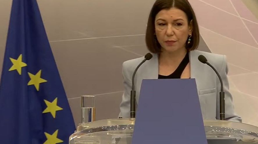 Πελώνη: Δεν τίθεται θέμα απολύσεων μη εμβολιασμένων εργαζομένων – Τι είπε για τα self test