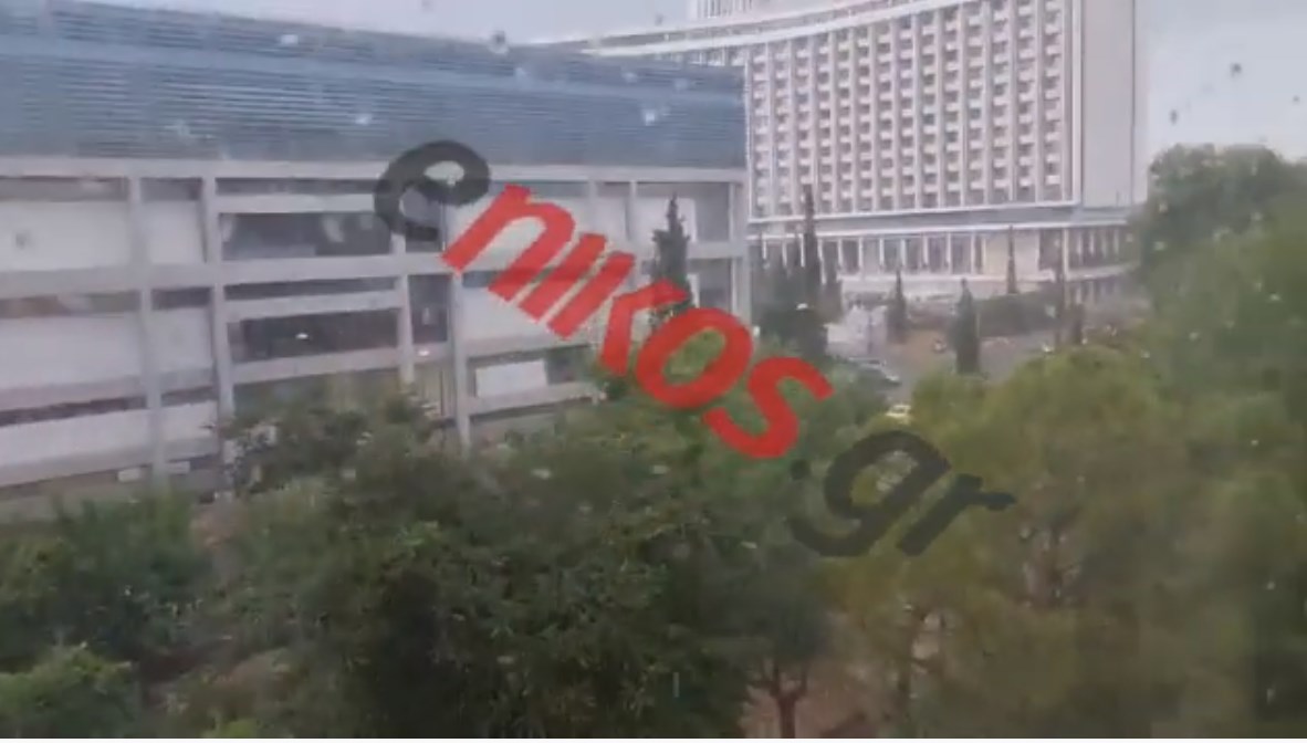 Κακοκαιρία: Έριξε χαλάζι στο κέντρο της Αθήνας – ΒΙΝΤΕΟ αναγνώστη