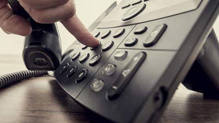 Σε αυτή τη χώρα κόβουν μισθούς και…τηλέφωνο σε όσους δεν εμβολιάζονται