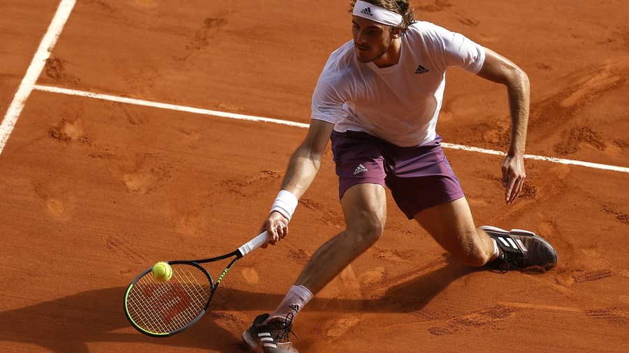 Μυθικός Τσιτσιπάς: Νίκησε τον Ζβέρεφ και προκρίθηκε στον τελικό του Ρολάν Γκαρός