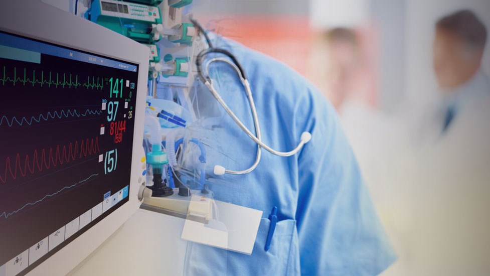 Ηράκλειο: Σε εξαιρετικά κρίσιμη κατάσταση ο επιχειρηματίας που έπεσε από μεγάλο ύψος στο λιμάνι