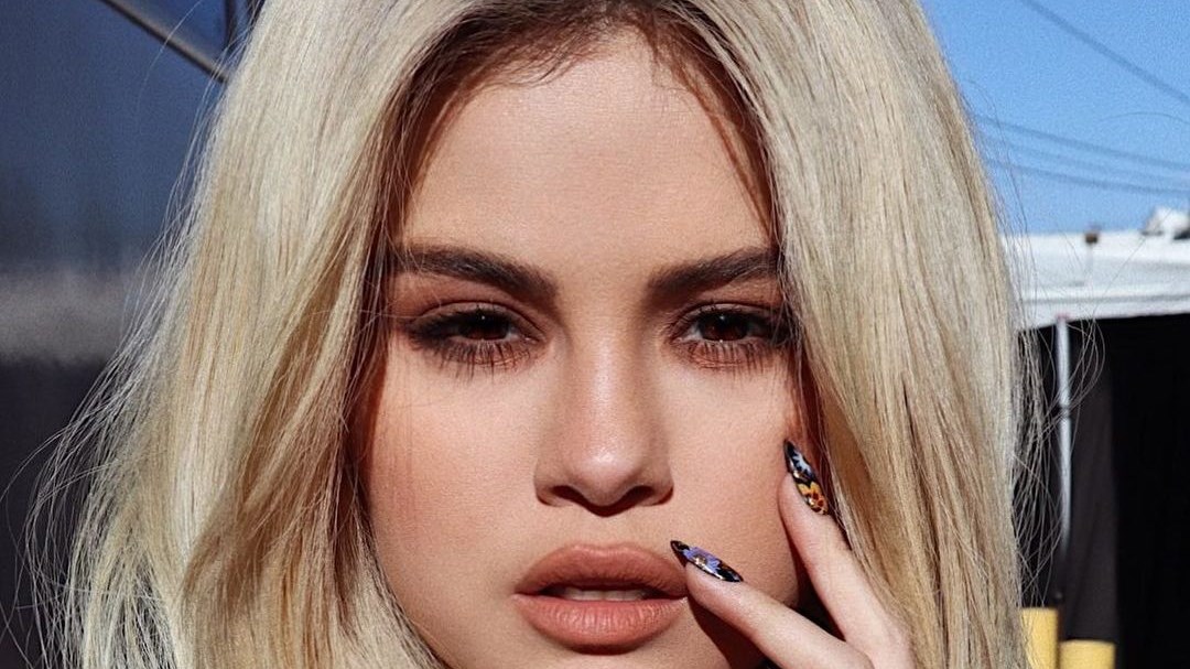 Το πιο ονειρεμένο μανικιούρ του μήνα το έχει η Selena Gomez