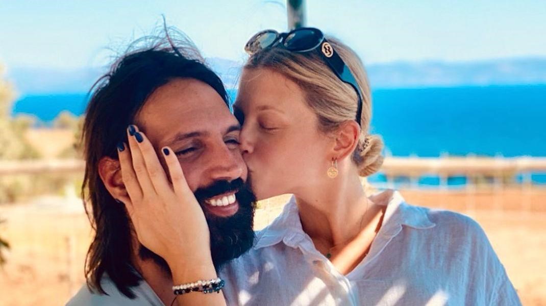 Κωνσταντίνα Κομμάτα: Η ΦΩΤΟ του Γιώργου Σαμαρά με τη νεογέννητη κόρη τους και η αφιέρωση