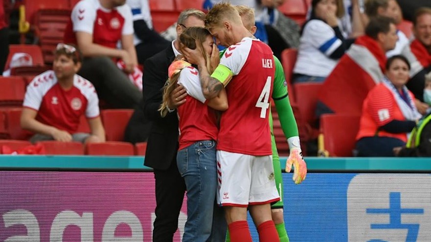 Κρίστιαν Έρικσεν: “Η σύζυγός του πίστευε ότι πέθανε” – Σοκάρει η περιγραφή του Σμάιχελ