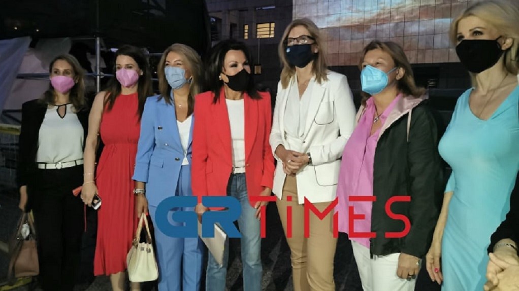 Θεσσαλονίκη: Η Αγγελοπούλου στην προβολή της Ελληνικής Επανάστασης που “ζωντανεύει” – ΒΙΝΤΕΟ