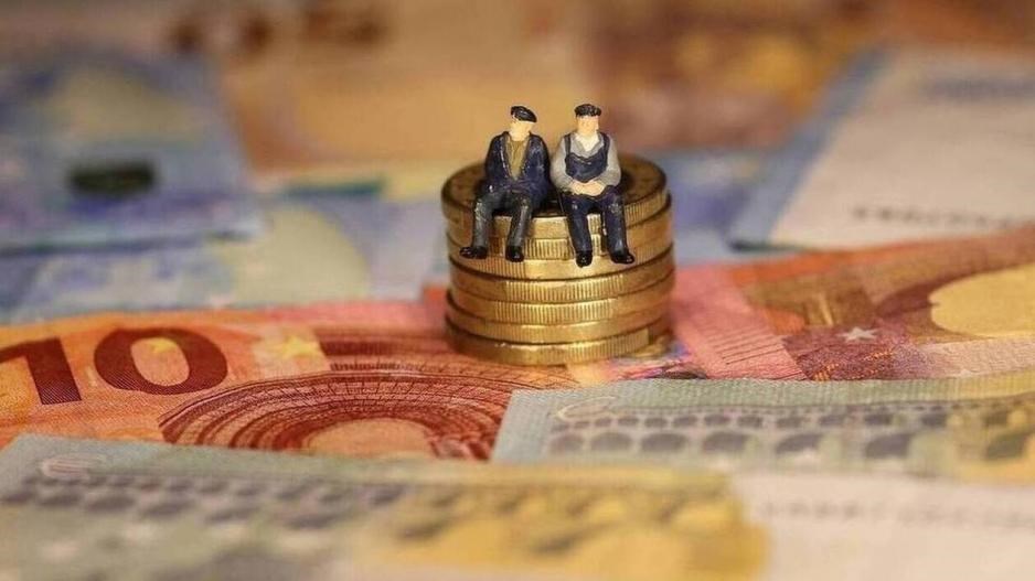 Ιδιώτες – συντάξεις: Τι λεφτά θα παίρνουν λογιστές – δικηγόροι – Σε ποια Ταμεία θα γίνει η αρχή