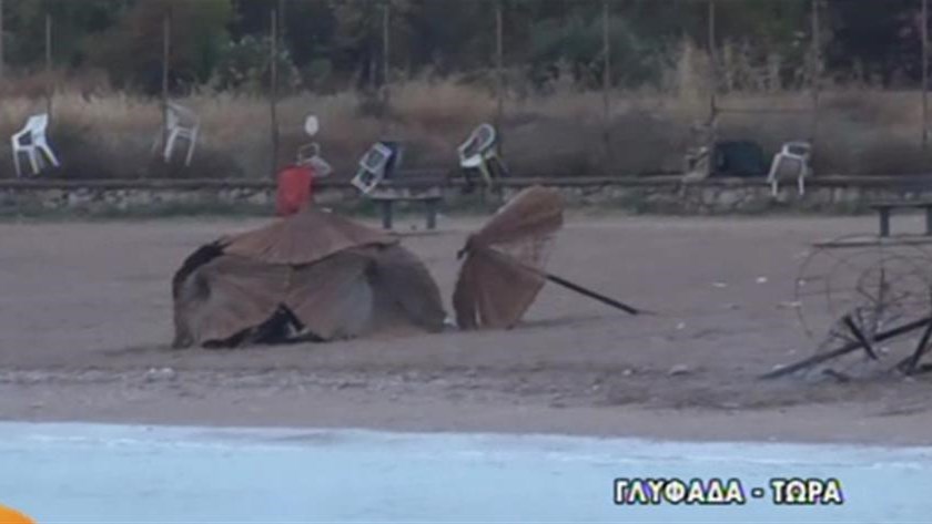 Επεισοδιακό beach party στη Γλυφάδα – Έβαλαν φωτιά σε ομπρέλες και πέταξαν πέτρες σε πυροσβέστες