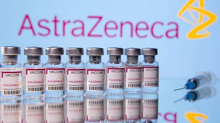 AstraZeneca: Τέλος οι εμβολιασμοί για τους κάτω των 60 ετών – Τι θα γίνει με όσους έκαναν την πρώτη δόση