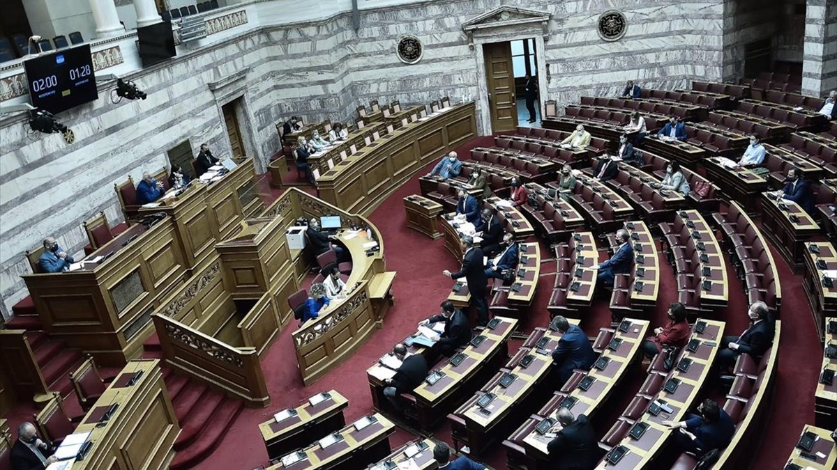 ΑΠΕΥΘΕΙΑΣ – Η συζήτηση του εργασιακού νομοσχεδίου στη Βουλή