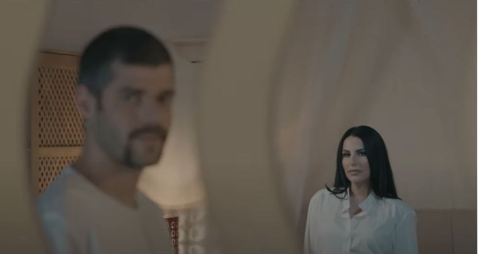 Ιάσονας Παπαματθαίου: Τι τρέχει με τον γόη των “8 λέξεων” και γνωστή τραγουδίστρια