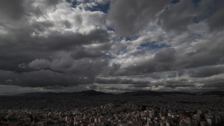 Καιρός: Σταδιακή βελτίωση και άνοδος της θερμοκρασίας – Πού θα σημειωθούν βροχές και καταιγίδες